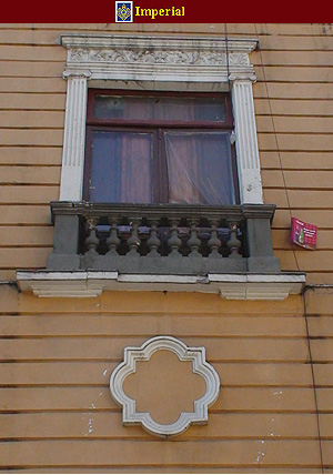 a decorative element on a structure in mexico city, the quatrefoil is a perfect decorative element