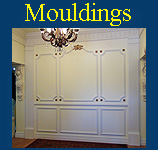 Wall mouldings creates an intimate atmosphere